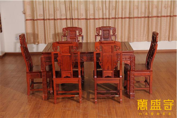 木蘊雅韻居呈祥，器承文脈福綿長：中式家居的藏福與養(yǎng)心之道